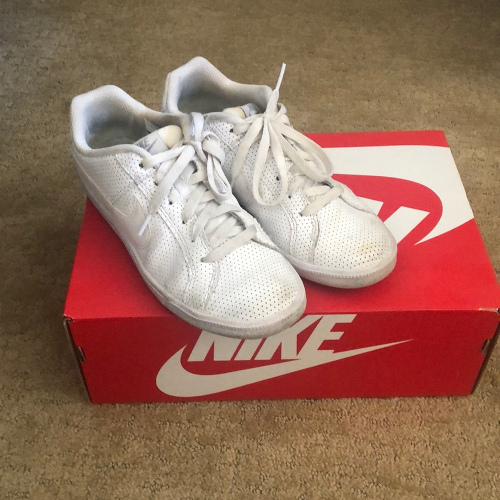 Nike Sneaks